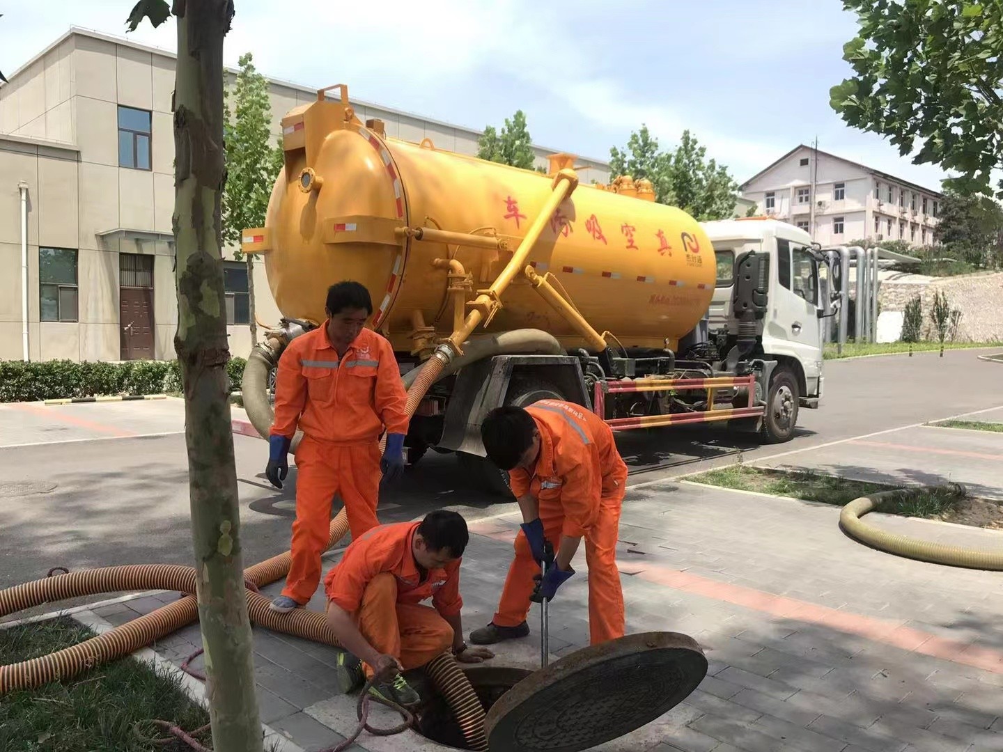 勃利化粪池清理与5-8吨吸粪车施工效率分析
